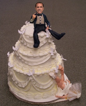 divorce-cake-male-on-top