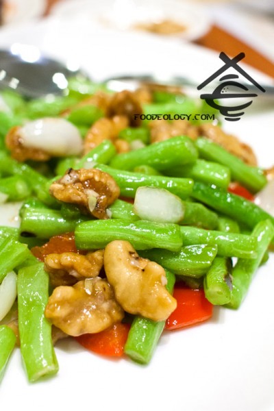 Sauteed-Walnut-w-Assorted-Vege_Crystal jade kitchen