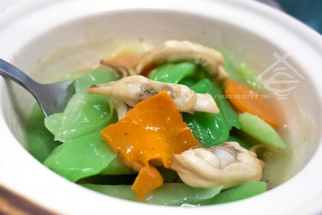 Braised-Bamboo-Clam-with-Mustard-Green_Putien Braised-Bamboo-Clam-with-Mustard-Green_Putien