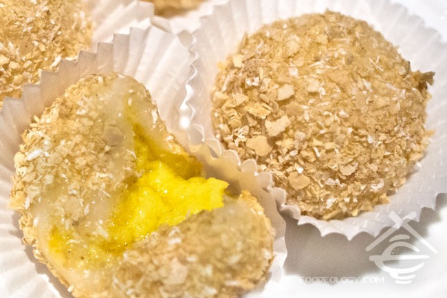 Custard-Glutinous-Rice-Ball-with-Grated-Oat_Canton-Paradise