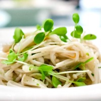 Spring-Sprouts-with-Enoki-Mushrooms_Putien