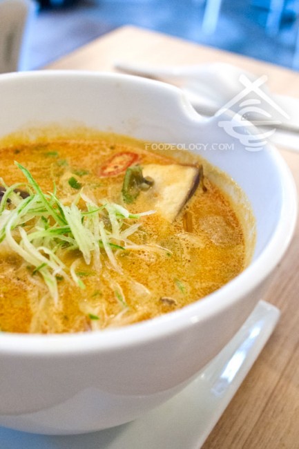 Nyonya-Curry-Brown-Rice-Vermicelli_Veggie-Planet