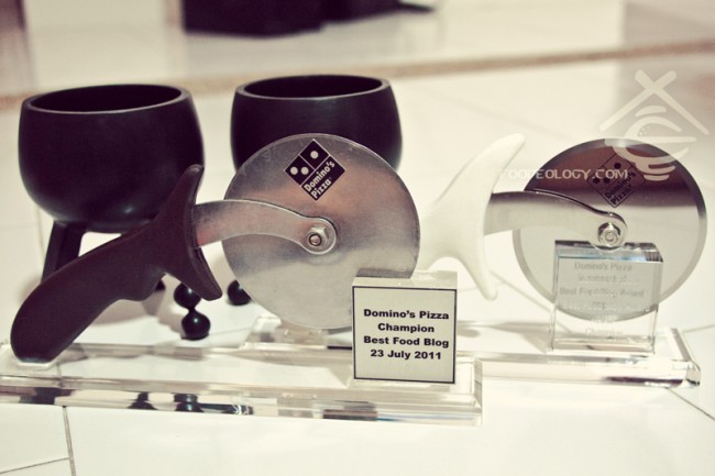 2-trophies singapore blog awards best food blog
