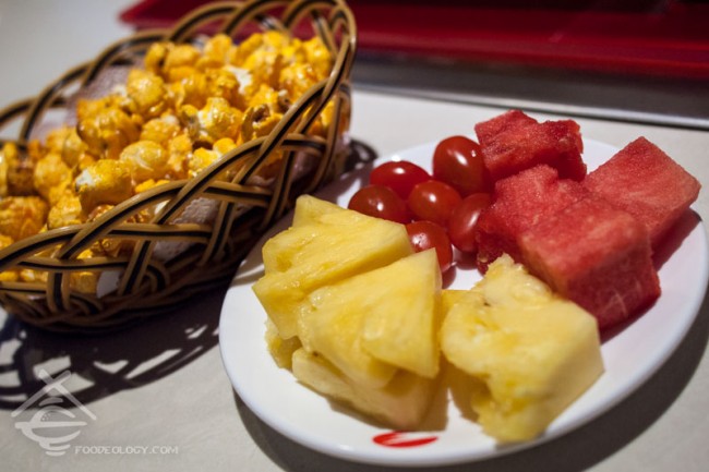 Hai-Di-Lao-Hot-Pot_Snacks-and-Fruits