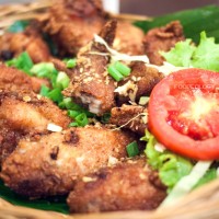 Fried-Chicken_Som-Tam-Nua