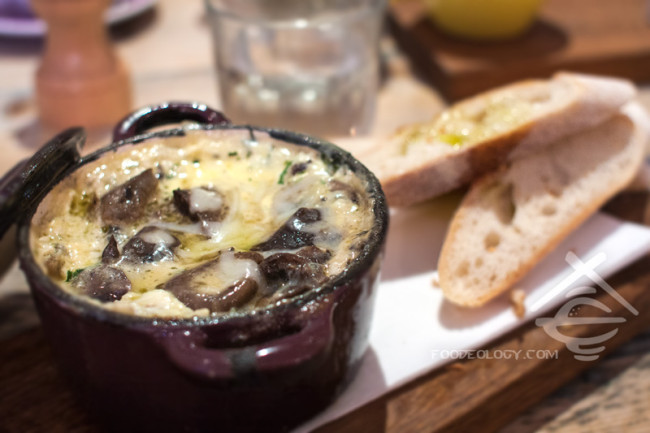 Baked-Eggs-with-Mushrooms_Hardware-Societe