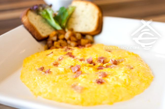 Charly-Ts-Ham-Cheese-Omelette