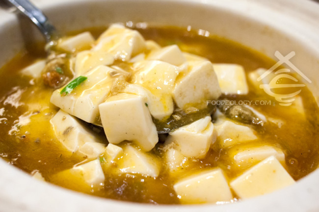 Claypot-Beancurd-in-Crab-Roe-Sauce-2013_Putien