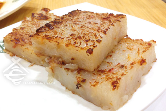 Pan-Fried-Carrot-Cake_Tim-Ho-Wan