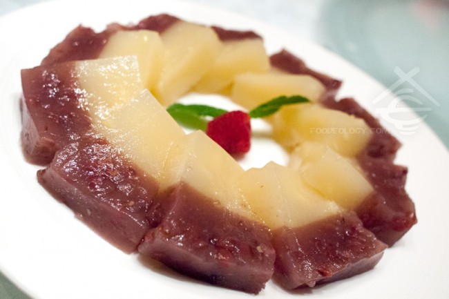 Chilled-Yuan-Yang-Cake_Jade-Restaurant-Fullerton-Hotel