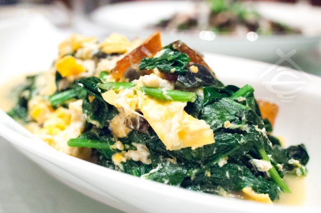 Poached-Spinach-with-Egg_Jade-Restaurant-Fullerton-Hotel