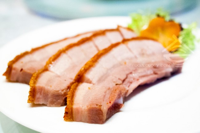 Roasted-Five-Spice-Crispy-Pork-Belly_Jade-Restaurant-Fullerton-Hotel