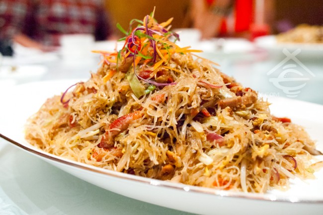 Wok-fried-Rice-Vermicelli-in-Singapore-Style_Jade-Restaurant-Fullerton-Hotel