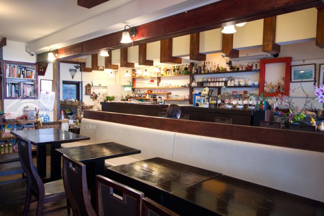 Windsor-Cafe-Inside_Jiu-Fen