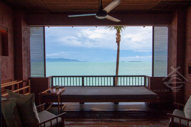 Beach Front-Balcony_Hansar-Samui