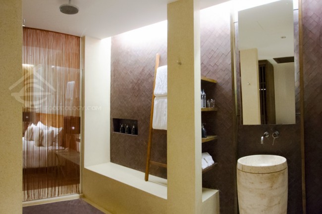 Shower_Hansar-Samui
