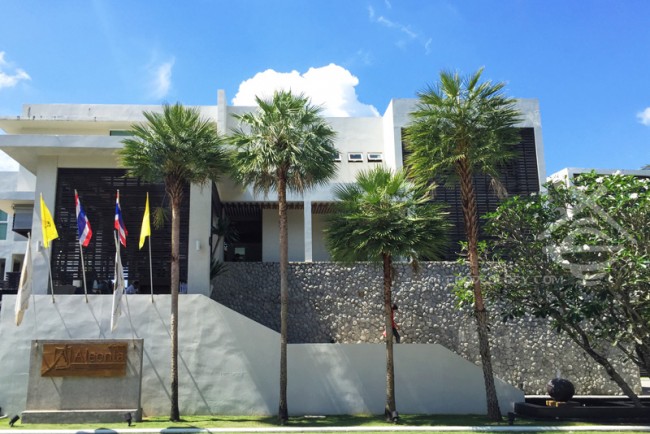 Aleenta-Phuket-Resort-and-Spa_Day