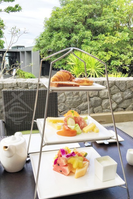Breakfast-Tiers_Aleenta-Phuket