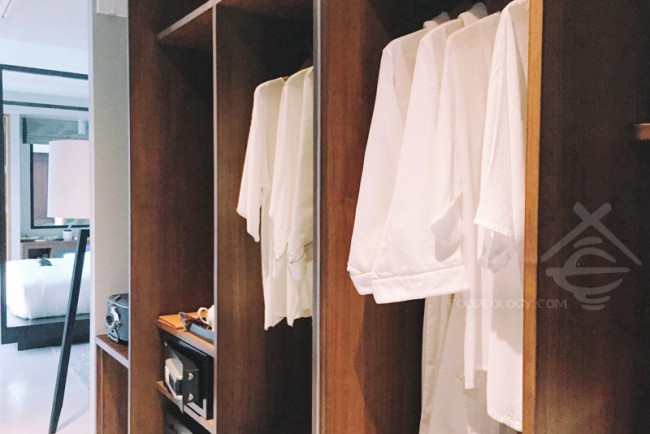 Wardrobe_Aleenta-Phuket